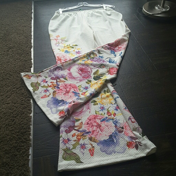 Pants - Picture 4 of 9